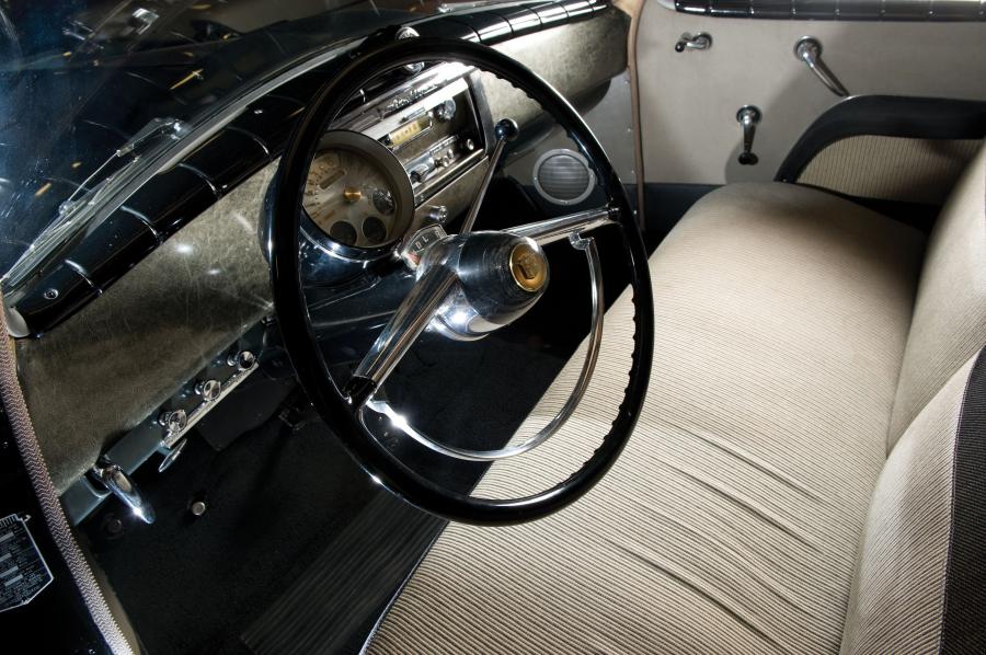 Интерьер Nash Ambassador Custom 4-Door Sedan (5078) 1950 года  (фото 6 из 7)